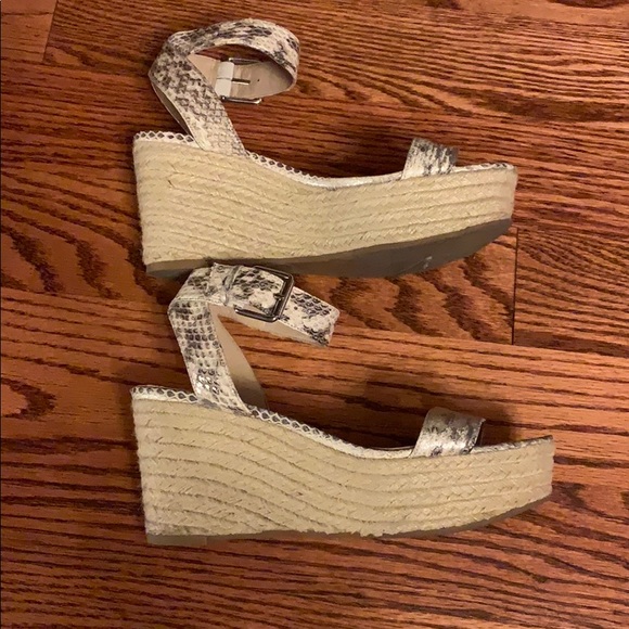 Via Spiga snakeskin wedge sandals - Picture 3 of 5